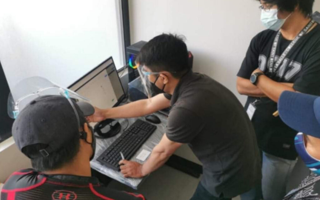 People Troubleshooting Software Configuration