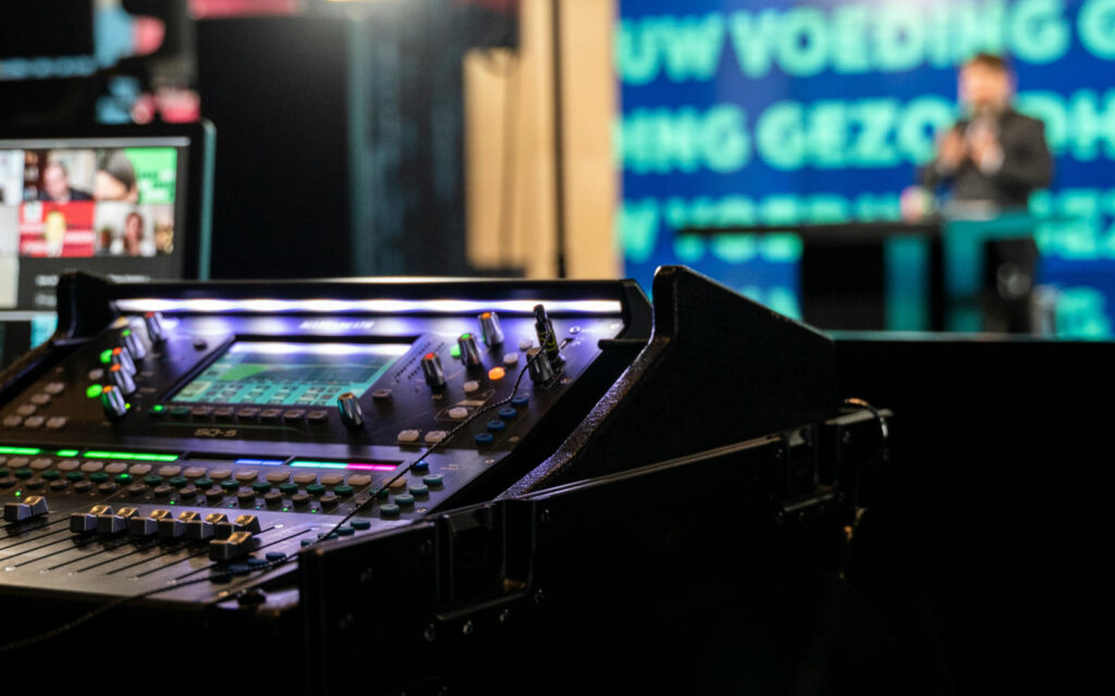 Solutions Cover AV 1024x640